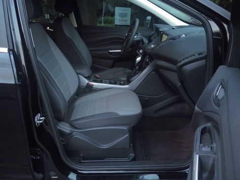 Used 2016 Ford Escape SE w/ Equipment Group 201A FWD image 19