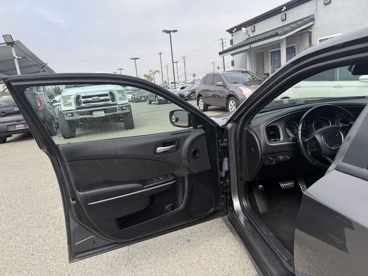 Used 2022 Dodge Charger GT RWD image 5