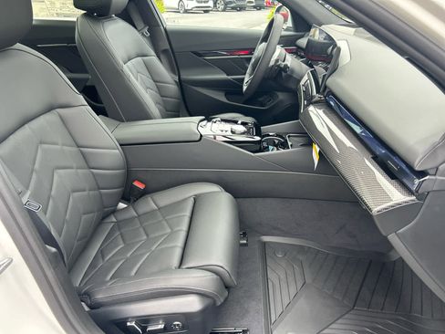 Used 2026 BMW 550e xDrive 550e xDrive image 15