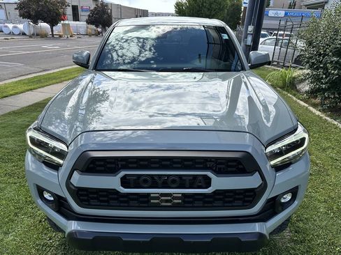 Used 2022 Toyota Tacoma TRD Off-Road w/ Technology Package AWD/4WD image 13