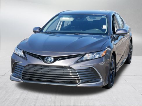 Used 2023 Toyota Camry LE w/ Convenience Package image 2