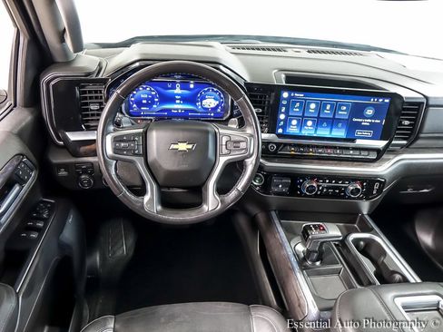 Used 2022 Chevrolet Silverado 1500 LTZ w/ LTZ Premium Package AWD/4WD image 14