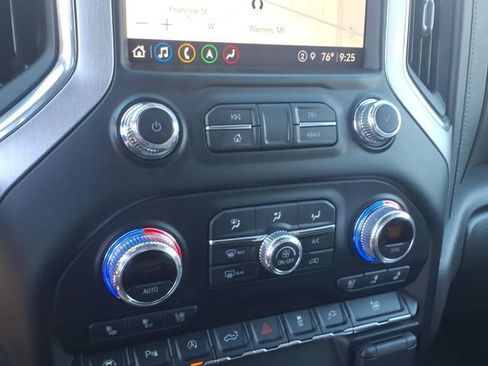Used 2021 GMC Sierra 1500 SLT w/ SLT Premium Plus Package AWD/4WD image 19