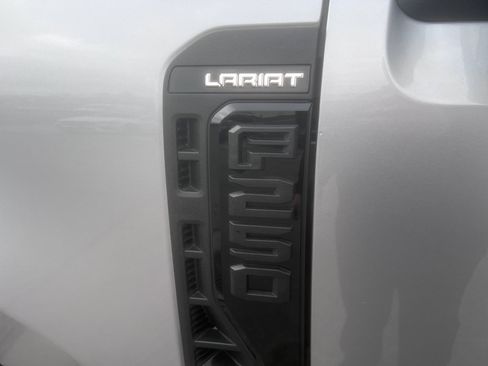 Used 2024 Ford F250 Lariat w/ Lariat Ultimate Package image 7