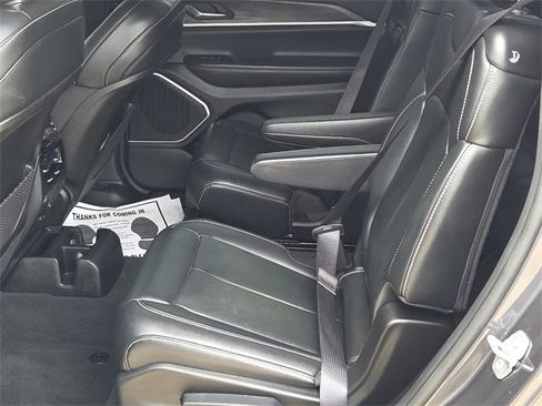 Used 2022 Jeep Grand Cherokee L Limited image 16