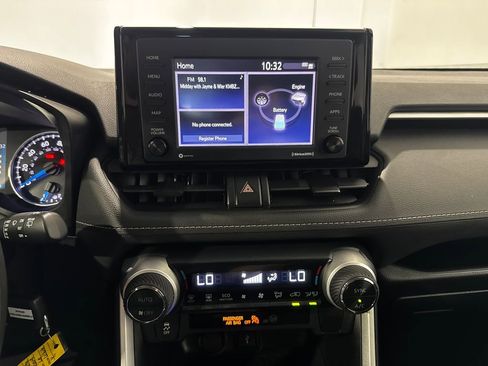 Used 2021 Toyota RAV4 LE AWD/4WD image 13