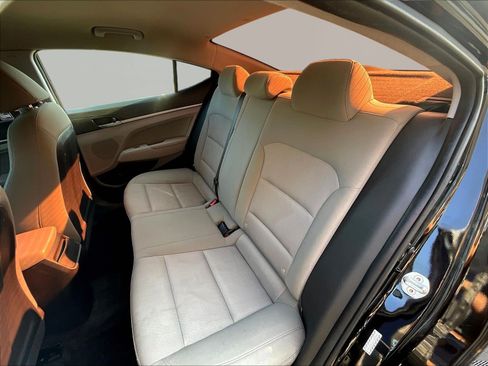Used 2018 Hyundai Elantra SEL FWD image 21