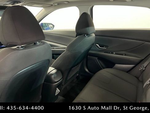 Used 2025 Hyundai Elantra SEL image 19
