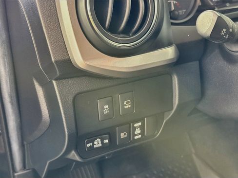 Certified 2021 Toyota Tacoma Limited AWD/4WD image 12