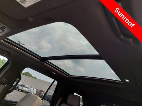 Used 2021 Chevrolet Tahoe Z71 w/ Z71 Signature Package AWD/4WD image 11