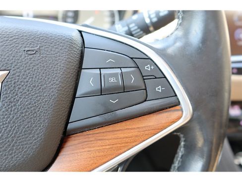 Used 2017 Cadillac XT5 Platinum AWD/4WD image 40