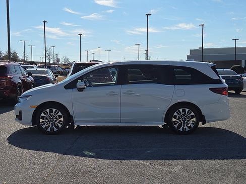 Used 2026 Honda Odyssey Elite image 3
