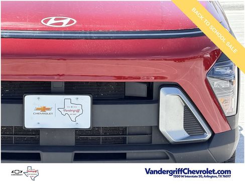 Used 2025 Hyundai Kona SEL FWD image 8