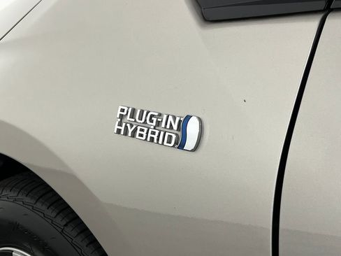 Used 2017 Toyota Prius Prime Premium image 27
