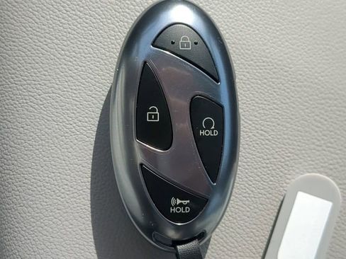 Used 2025 Hyundai Elantra Limited FWD image 28