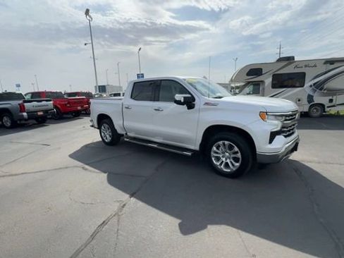 Used 2022 Chevrolet Silverado 1500 LTZ AWD/4WD image 2