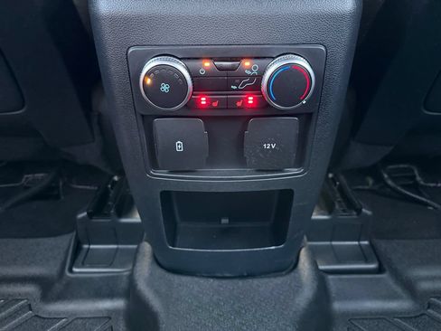 Used 2020 Ford Explorer XLT w/ Comfort Package RWD image 31