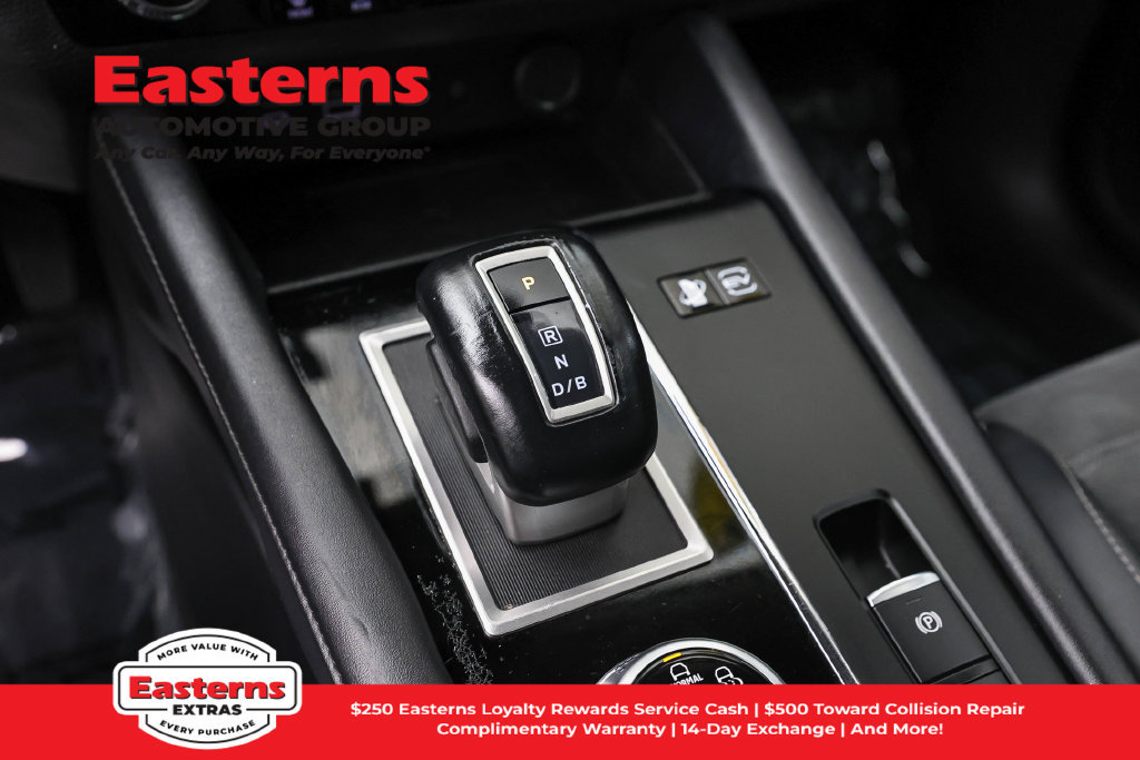 Used 2023 Mitsubishi Outlander SE AWD/4WD image 14