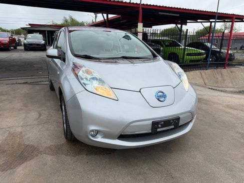 Used 2012 Nissan Leaf SL w/ Eco Design Pkg FWD image 14