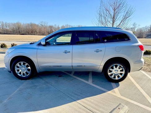Used 2017 Buick Enclave Leather image 5