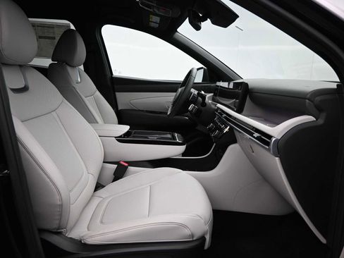 Certified 2025 Hyundai Tucson Limited image 11