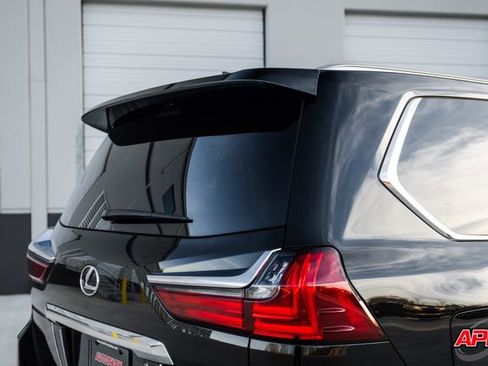 Used 2021 Lexus LX 570 4WD w/ Luxury Package image 27