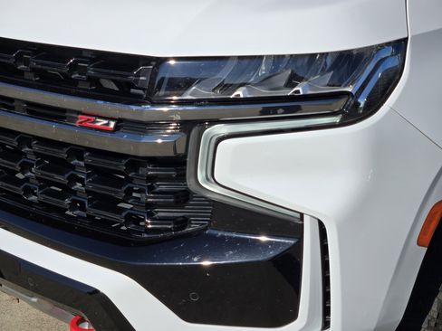 Used 2021 Chevrolet Tahoe Z71 w/ Luxury Package image 14