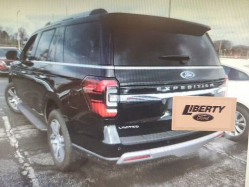 Used 2024 Ford Expedition Limited image 2