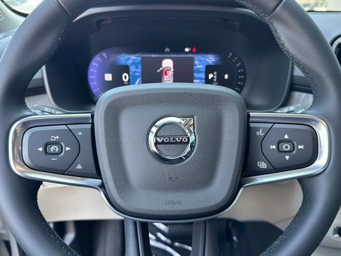 Used 2024 Volvo XC40 B5 Ultimate w/ Protection Package Premier AWD/4WD image 27