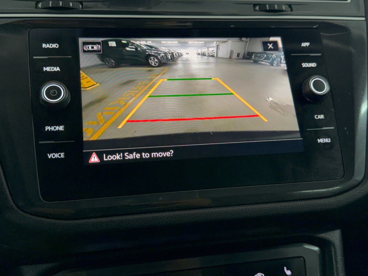 Used 2023 Volkswagen Tiguan SE FWD image 24