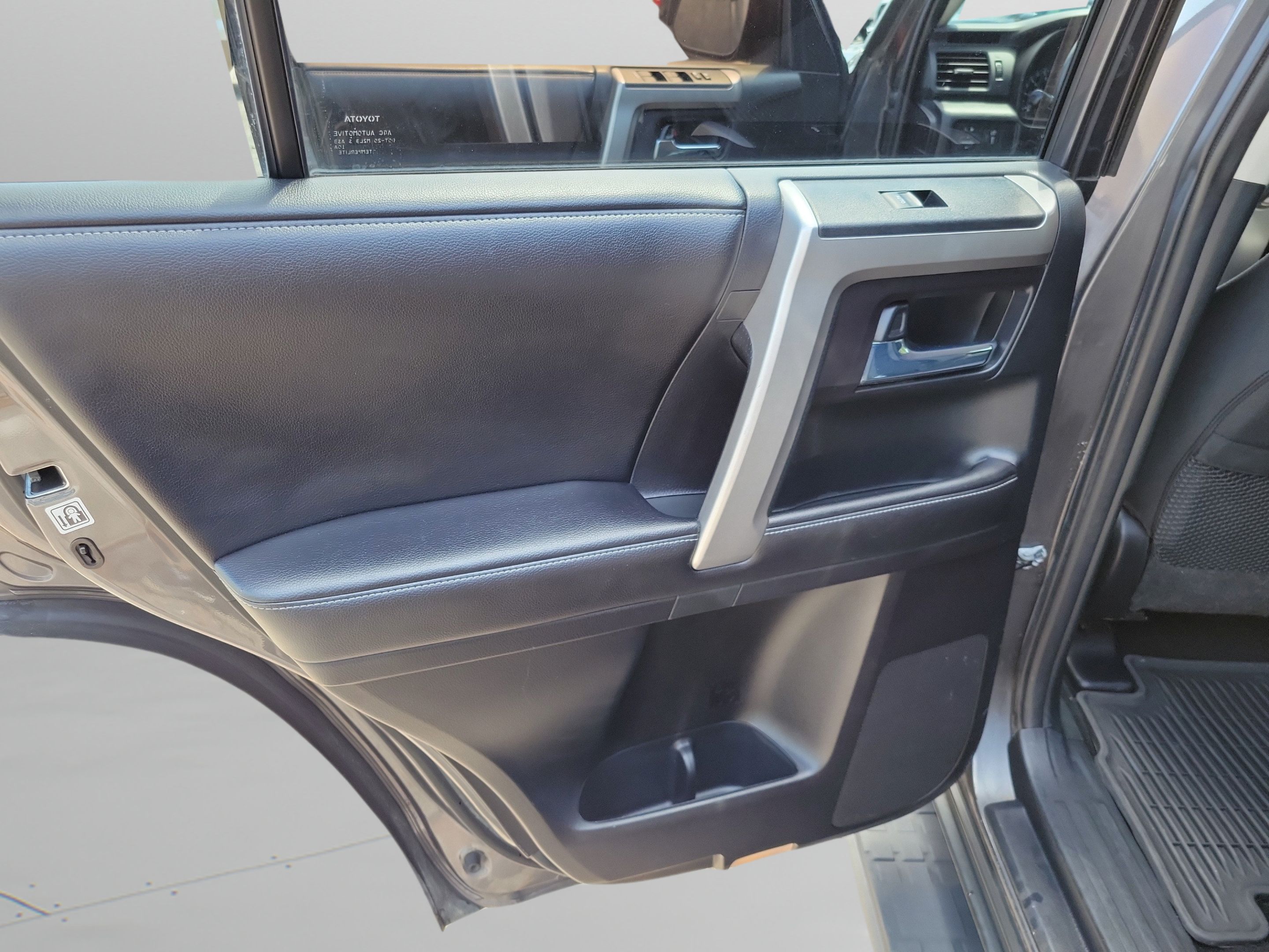Used 2016 Toyota 4Runner SR5 RWD image 13