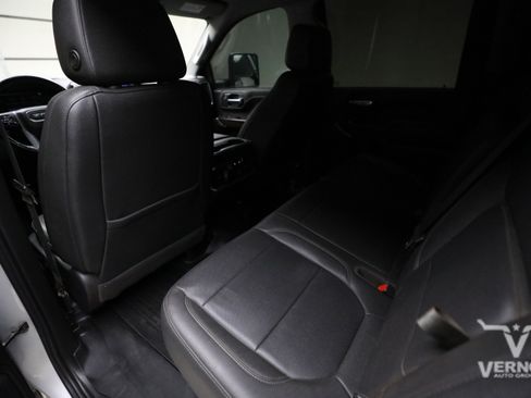 Used 2022 GMC Sierra 2500 SLT w/ SLT Premium Package AWD/4WD image 9