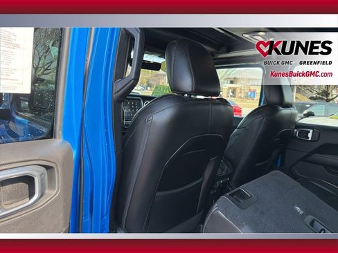 Used 2022 Jeep Wrangler Unlimited Sahara w/ Cold Weather Group image 43