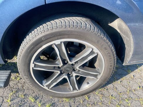 Used 2020 Ford Expedition Limited w/ Equipment Group 303A AWD/4WD image 2