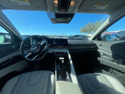 Used 2025 Hyundai Elantra Limited image 33