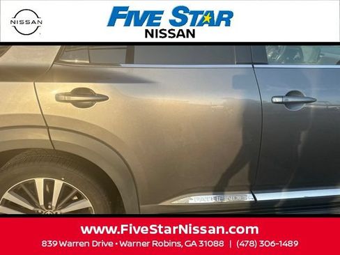 Used 2022 Nissan Pathfinder Platinum w/ Cargo Package FWD image 27