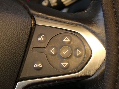 Used 2020 Chevrolet Traverse LT w/ Driver Confidence II Package image 24