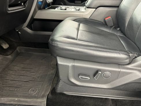 Used 2018 Ford Expedition XLT w/ Equipment Group 201A AWD/4WD image 21