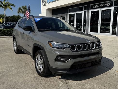 Used 2023 Jeep Compass Latitude w/ Sun and Sound Group image 8