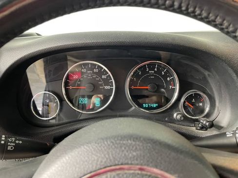 Used 2016 Jeep Wrangler Unlimited Rubicon w/ Connectivity Group AWD/4WD image 3