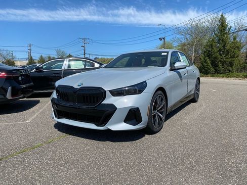 New 2026 BMW 530i xDrive w/ M Sport Package AWD/4WD image 1
