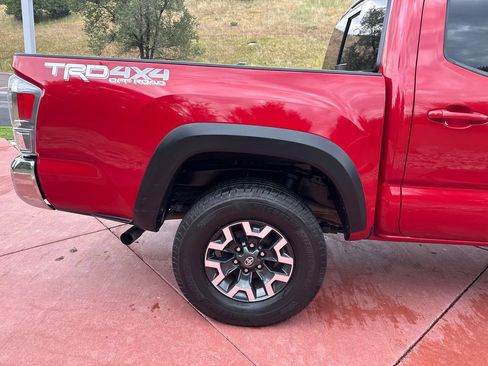 Used 2022 Toyota Tacoma TRD Off-Road AWD/4WD image 29