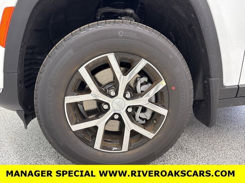 Used 2025 Jeep Grand Cherokee L Limited w/ MOPAR Finishing Package image 10