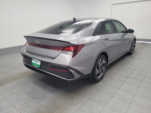 Used 2025 Hyundai Elantra Sport FWD image 9