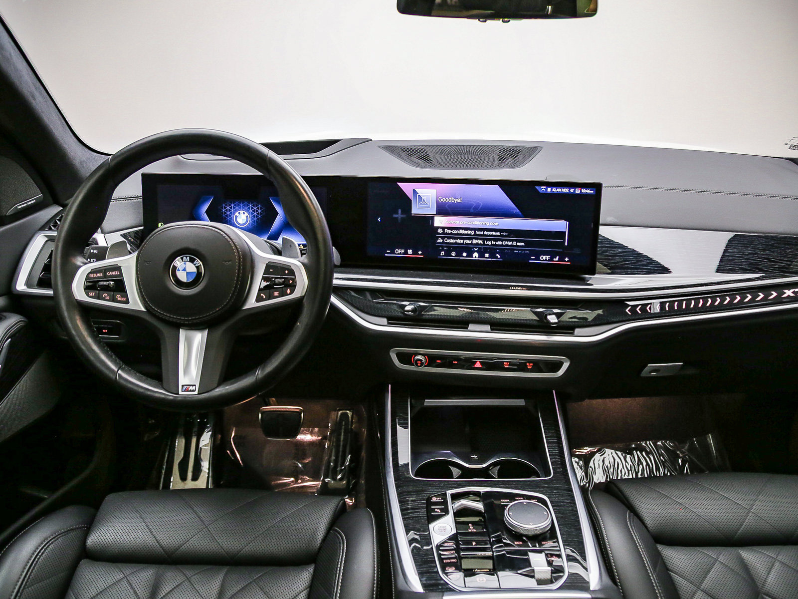 Used 2024 BMW X7 xDrive40i w/ M Sport Package AWD/4WD image 13