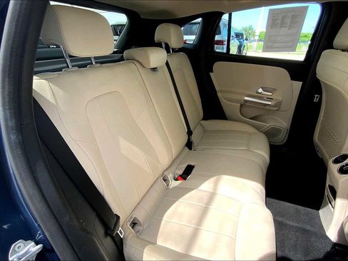 Used 2021 Mercedes-Benz GLA 250 w/ Premium Package image 19