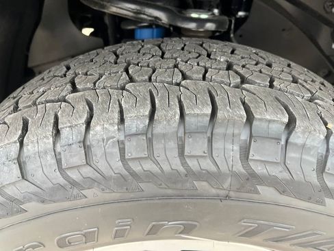 New 2025 Toyota Tacoma TRD Off-Road image 27