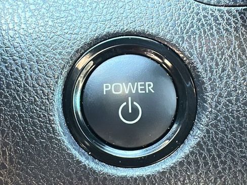 Used 2025 Toyota Camry Hybrid image 24