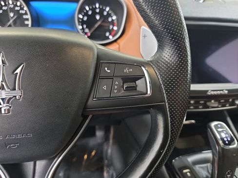 Used 2020 Maserati Levante S AWD/4WD image 18