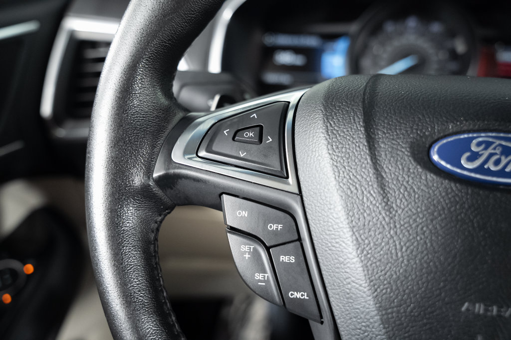 Used 2018 Ford Edge Titanium w/ Equipment Group 301A FWD image 29